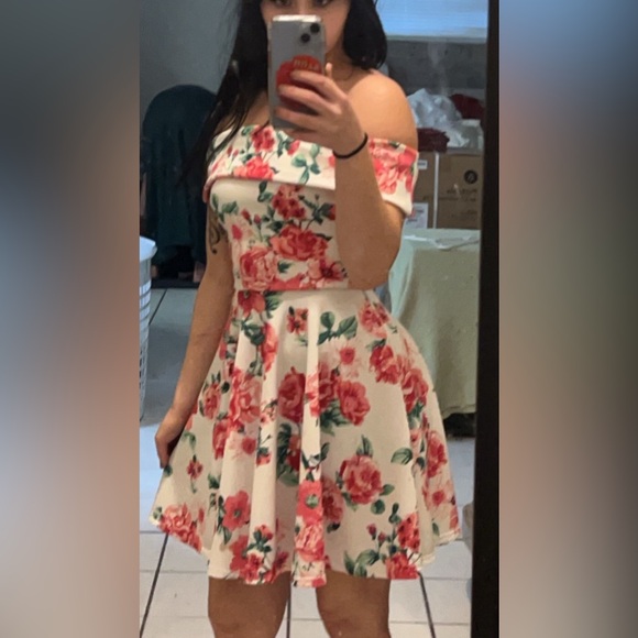 Worn once no stains - Picture 3 of 5